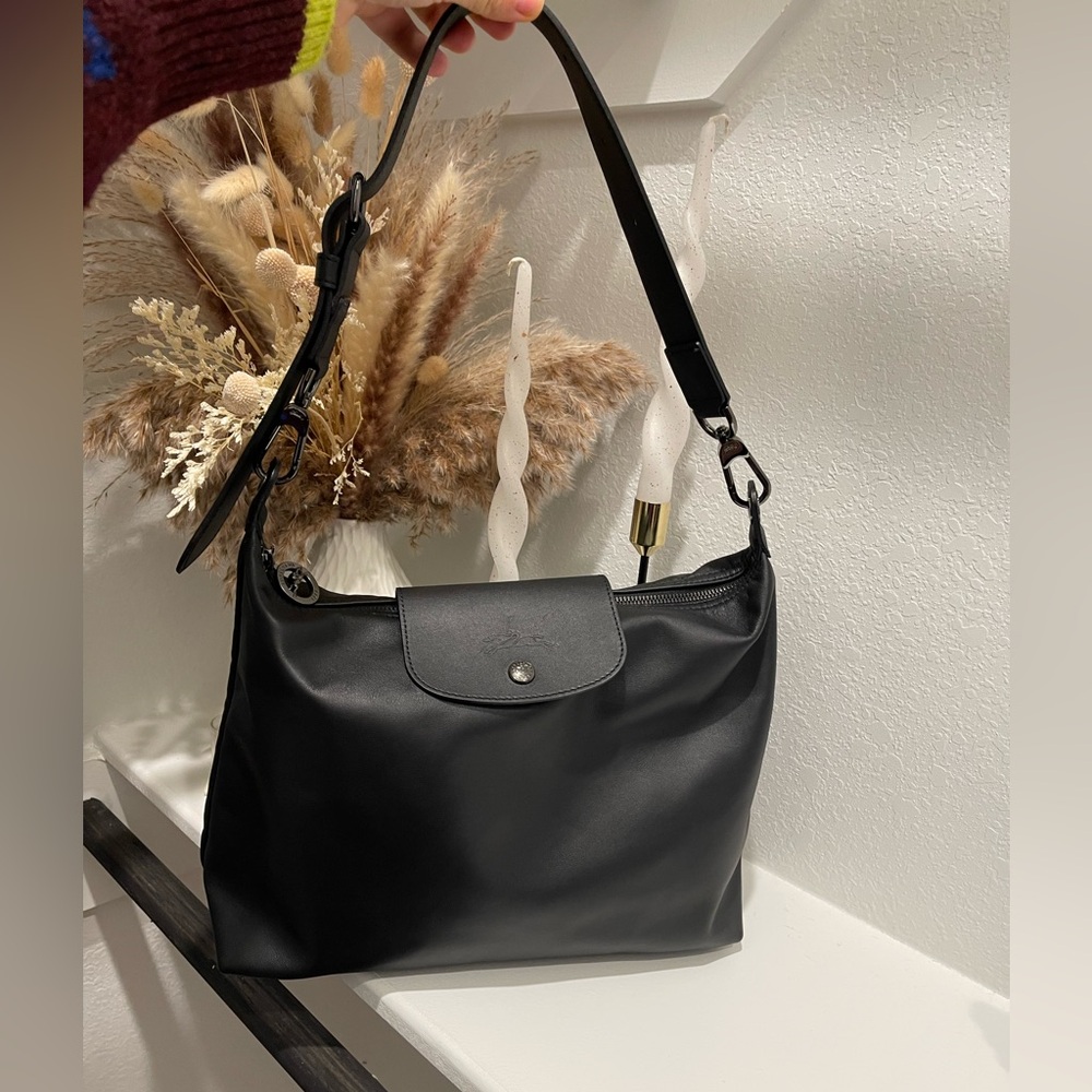 LE PLIAGE XTRA M HOBO BAG
Black - Leather
